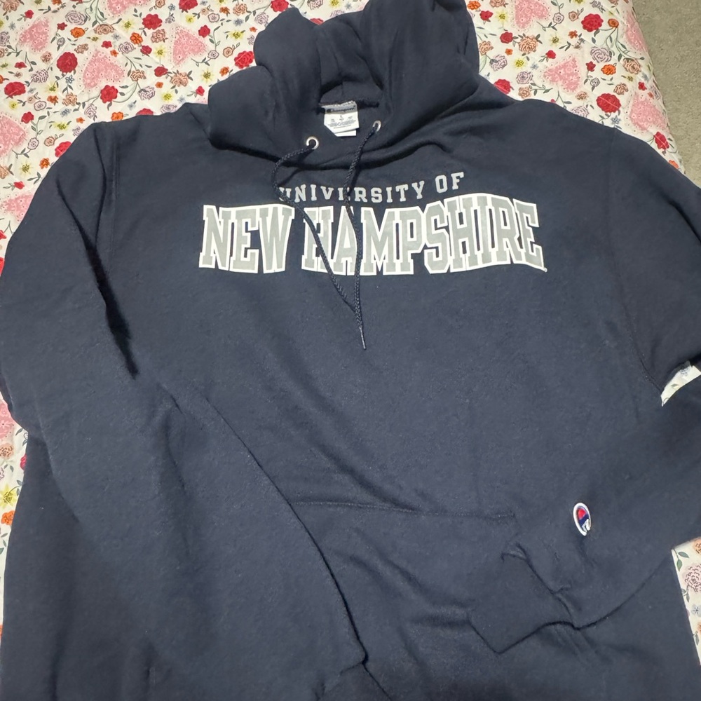 Champion Dark Blue University of New Hampshire Hoodie size large